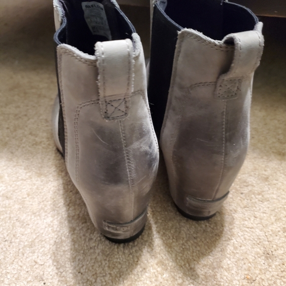 Sorel Joan of Arctic Gray Wedge Boots - Picture 2 of 5
